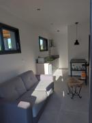 Pleasant independent studio gest