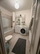 Large flat close to Paris with Free parking