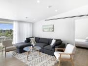 Modern 4-Bed Townhouse with Water Views