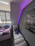 City View Apartment - WiFi - Netflix - Airport Shuttle