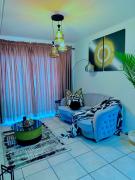 THE COZY HOME in Greenpark Boksbug by OR Tambo Airport