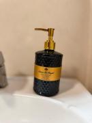 Cozy Downtown Apartment with Private Finnish Sauna