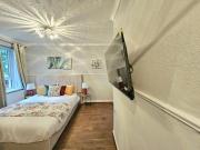 Craigietinny Road Apartment- 3 beds