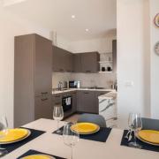 Mare fuori, sul lungomare con tre camere da letto e due bagni!