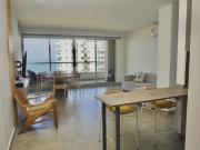 Apartamento con terraza y vista al mar