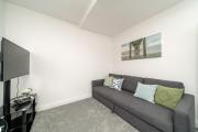 Comfortable 2-Bed Home with Spacious Layout, Walk Tube and Local Shops