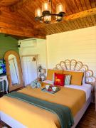 Blissful Wooden Haven - complete place is yours 5 min drive or train from parramatta