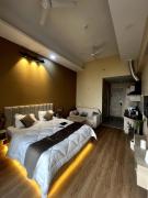 Arina Retreats Cozy Urban Studio