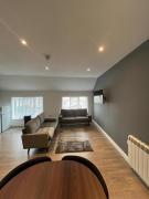 Cosy & Charming Stay, Free Parking & Fast WiFi