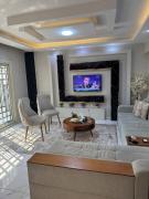 Cozy apartment by subway