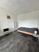 Petit studio rénové en centre ville - Apt8