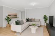 Stylish Queens Park Stay Close to Perth Airport