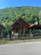 MM Lodge-Mountain House on the Road to Ski Center