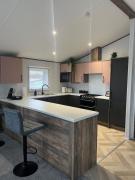 NEW 2025 Modern 3Bedrooms Lodge Walk to Beach