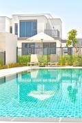 Luxury Maple 3 Villa in Dubai Hills with Private Garden
