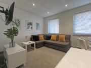 Open Mind Property - Spacious 2BR Flat City Views