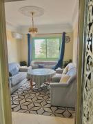 Modern Apt 10min Airport Balcony & Wi-Fi