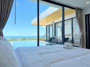 Brand new luxurious 3 story private Rooftop Pool