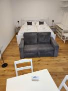 Exklusives Studio gegenüber der Uno-City und Kaiserwasser