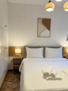 Boho Coastal Retreat with Jacuzzi, 1 min to Beach