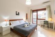 Contemporary Artist Home - Central Rome Stay