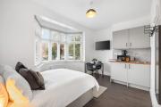 Chic Urban Studio Apartment In Vibrant Brixton
