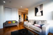 Modern Apartment By Central Park - 3 BR