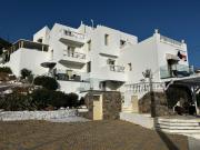 Entire Villa full View 3 bedrooms 3 bathrooms 3 kitchens