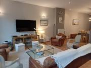 Appartement spacieux, pour 2 ou pro, plein centre