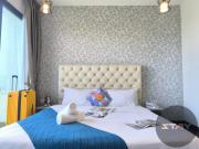 Almas Suites Couple Cozy Seaview Netflix By STAY