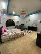 شقة بغرفتين ودورتين في الدور الأول 7 دقائق للحرم شقة بغرفتين ودورتين في الدور الأول 7 دقائق للحرم