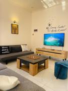 3-Bedroom Apt with Oceanviews, 1min Walk to Beach - NYHA2