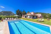 Villa Patricia Impressive garden to enjoy with the family by Renthousing