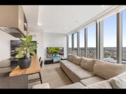 Gorgeous High-Rise Unit with Sky Bar Pool and Gym