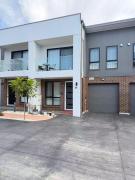Blue Haven Retreat - Marsden Park Townhouse