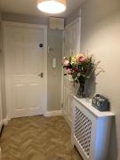 The Eaves, Glastonbury High Street 2 bed 2 bathroom apartment