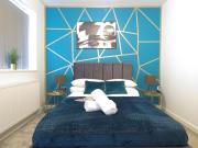 Tudors eSuites - Central 4 bedroom house #14NS