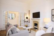 Hampstead Parkside Apartment