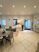 Camden Modern 2BR Apartment, Minutes to Tube & City Central