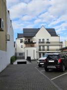 Medical District Urban Apartment with Undergroud Parking