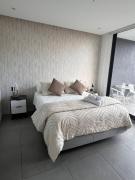 Sensory Shelter in front of La Carolina with Jacuzzi