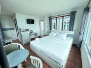 Top Chao Lao Beach