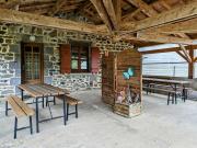Gîte familial près de La Chaise-Dieu avec jardin, terrasse, jeux pour enfants et équipements bébé - FR-1-582-287