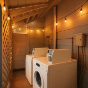 Large Top Floor Lookout (Pet-friendly) King 1 Bed