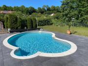 Gîte spacieux avec piscine et terrasse en village - FR-1-589-637