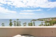 Modern Manly Apartment with Stunning Views, Pool