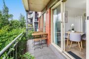 Chic 2-Bed Apartment near Albert Park & Chapel St
