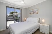 Sunny 2-Bed in Quiet Location with Balcony