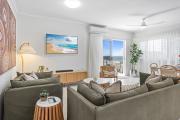 Stylish 3-Bed Apartment in Coastal Redcliffe