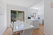Elegant 3-Bed Home Steps from Sunny Glenelg Beach